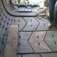 Экскаватор ковш-2-харт плита